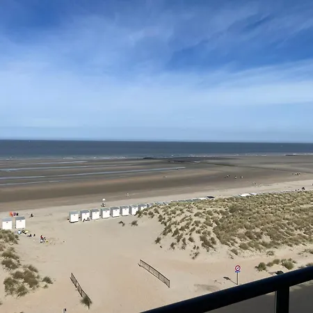 In With Stunning Views, Cleaning Included Διαμέρισμα *