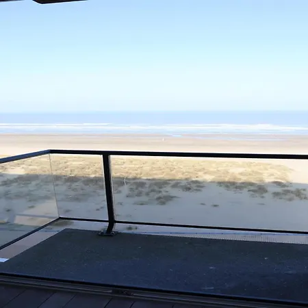 In With Stunning Views, Cleaning Included
