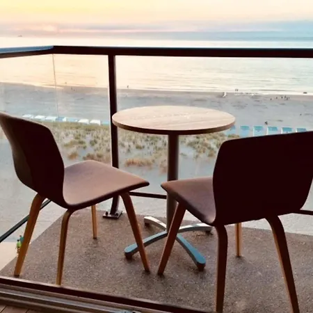 In With Stunning Views, Cleaning Included