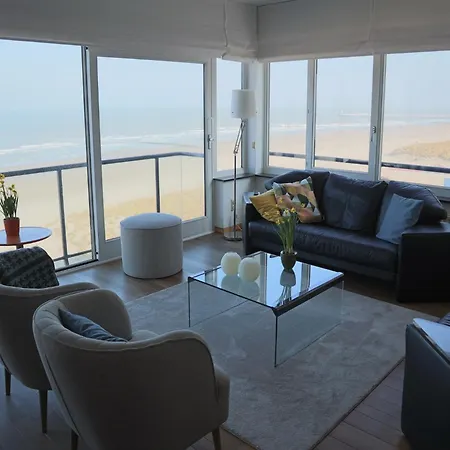 In With Stunning Views, Cleaning Included Διαμέρισμα